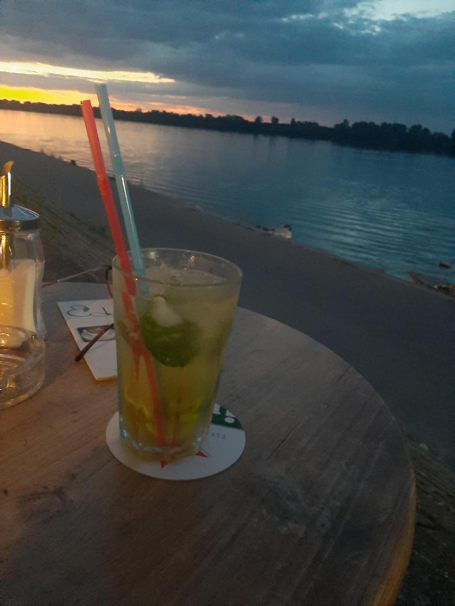 River Hostel بلغراد المظهر الخارجي الصورة